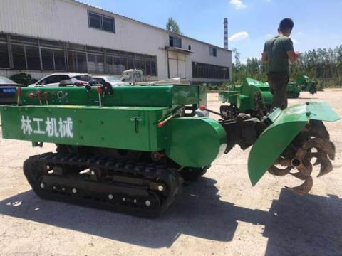 点击查看详细信息<br>标题：履带开沟机　 阅读次数：1783