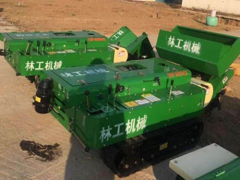 点击查看详细信息<br>标题：履带开沟机　 阅读次数：1896